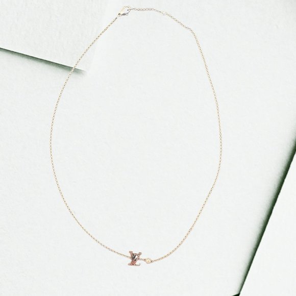 Louis Vuitton IDYLLE BLOSSOM LV PENDANT, WHITE GOLD AND DIAMOND - Picture 10 of 13